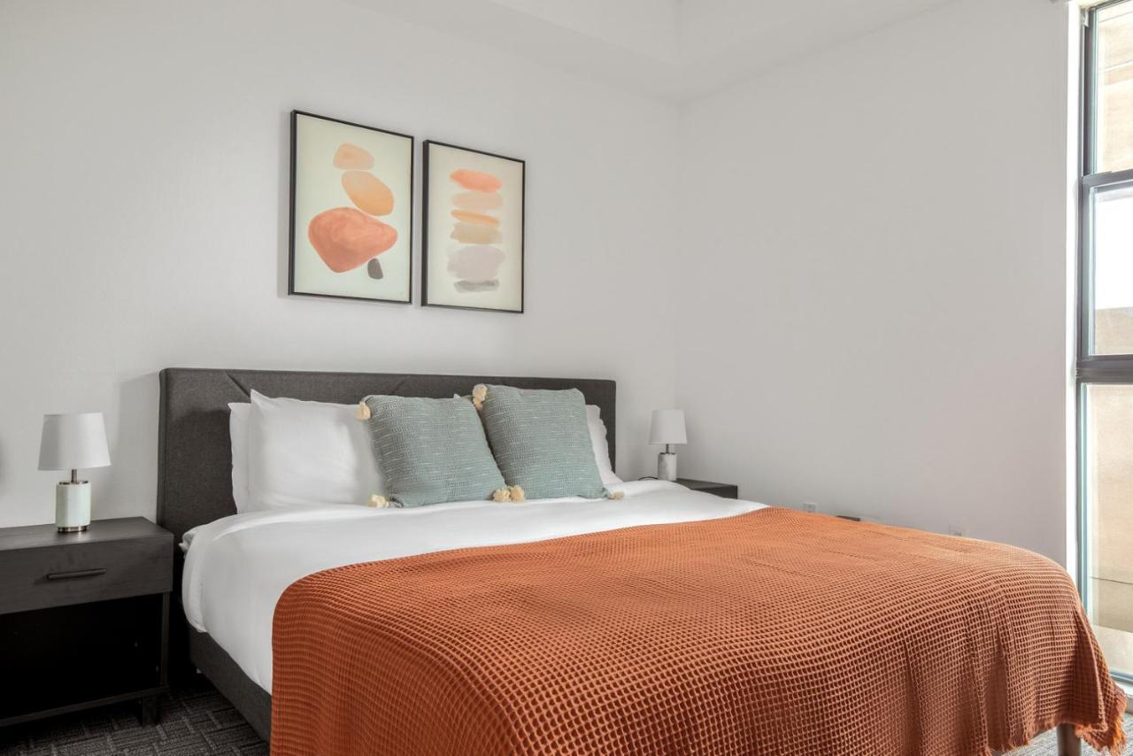 Culver 1br W Pool Gym Wd Nr Bars Lax-934 Apartment