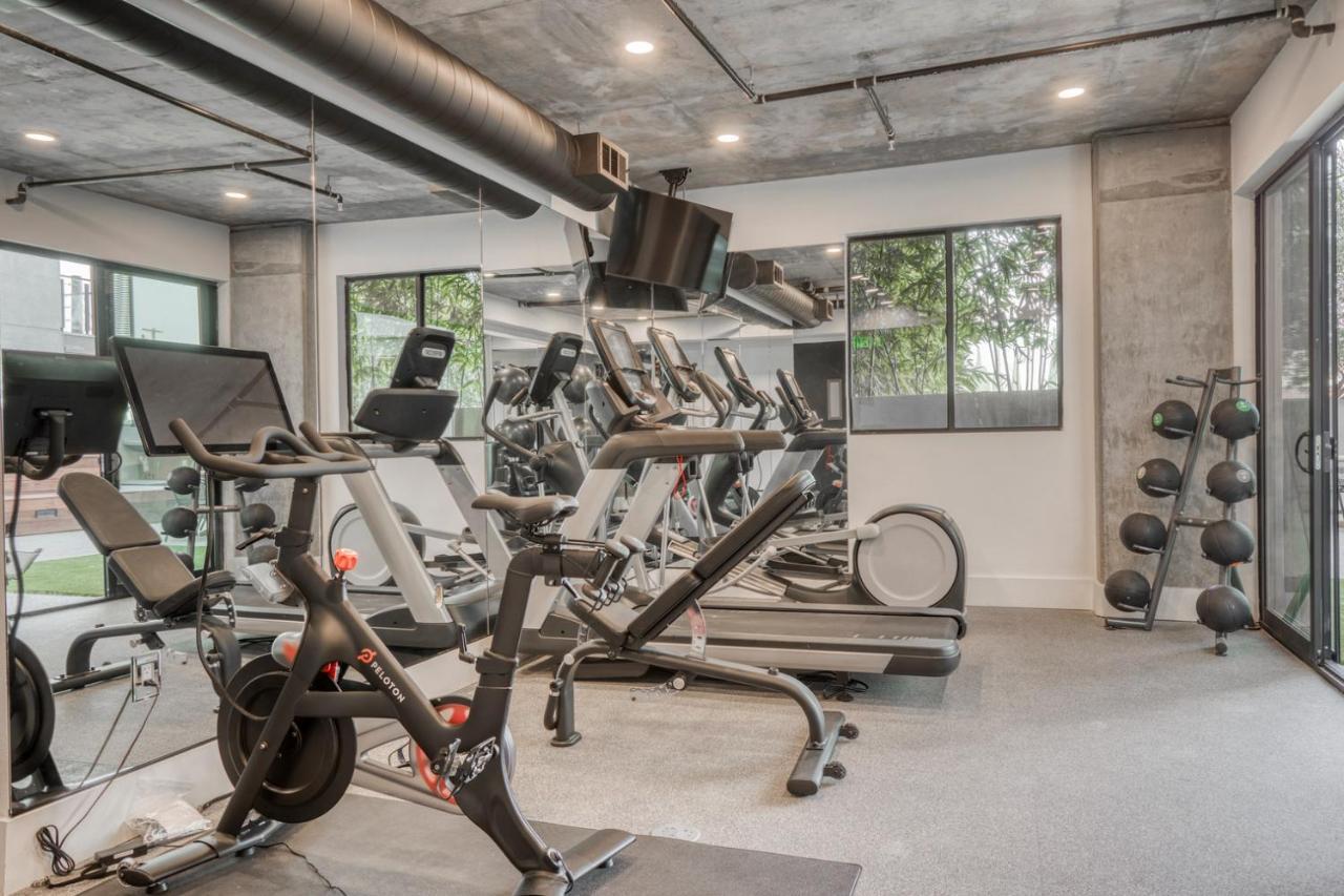 Culver 1br W Pool Gym Wd Nr Bars Lax-934 * Los Angeles